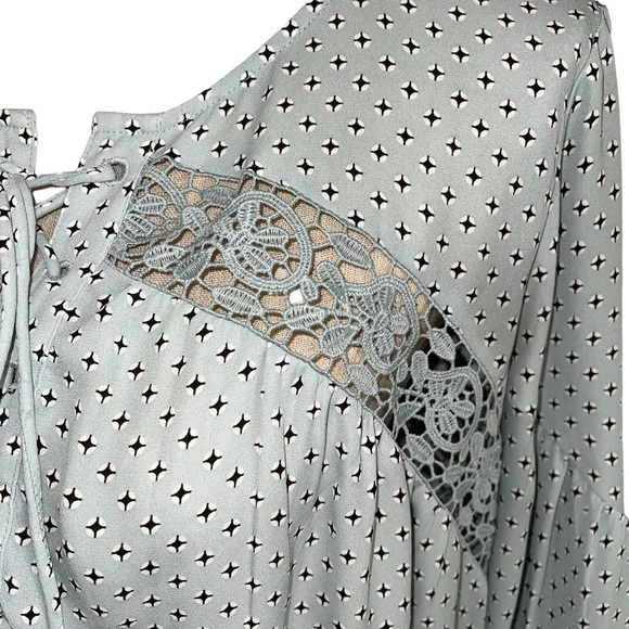 Loft 3/4 Sleeve Blouse Crochet Detail Criss Cross Laced Neck Tassels Size Med - Picture 4 of 7